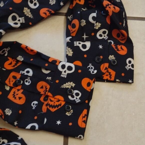 NWOT Simon Banks Halloween buttondown longsleeve shirt heart pumpkins skulls S - Picture 9 of 10